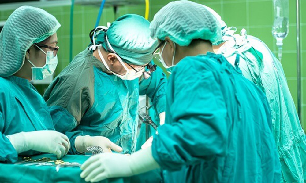 Hastaneden hastaya: Ameliyat malzemeni kendin al
