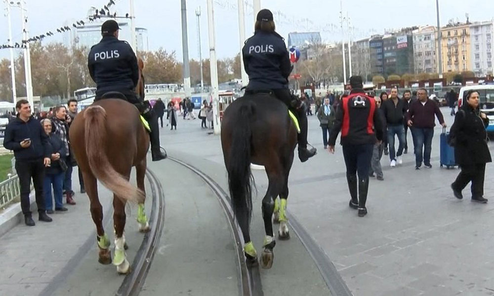 Taksim’de atlı polisler göreve başladı