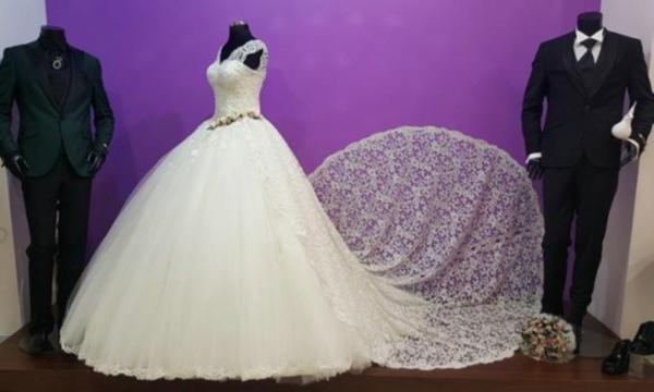 CHP’li belediye evlenecek çiftlere gelinlik ve damatlık hediye ediyor