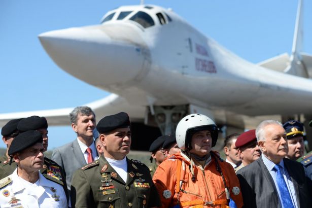 Rus savaş uçakları Venezuela’da