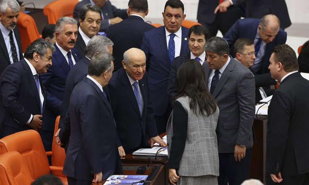 HDP yine “günah keçisi”: Buldan’a gülümseyen Bahçeli’ye İYİ Parti’den tepki