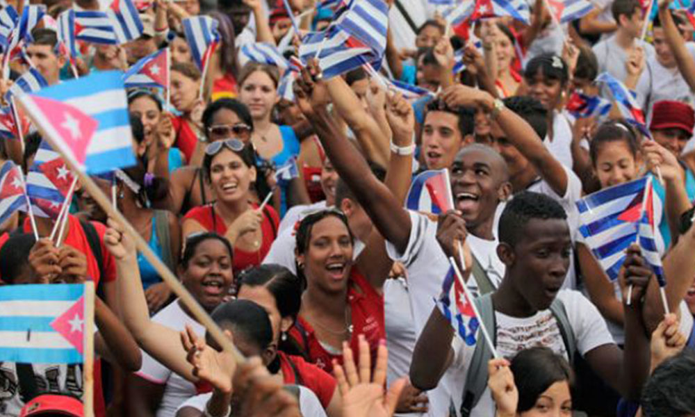 Kübalılar yarın ilk kez sınırsız internet ve 3G hizmetiyle tanışacak