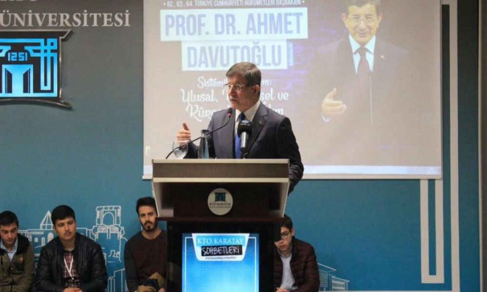 Davutoğlu, hiçbir AKP’linin katılmadığı konferansta konuştu: Üzüldüğüm şeylerden biri…