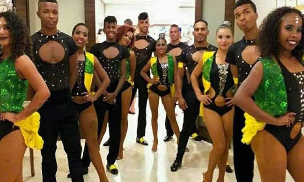 Kolombiyalı dansçılar 12 gündür Atatürk Havalimanı’nda yaşıyor