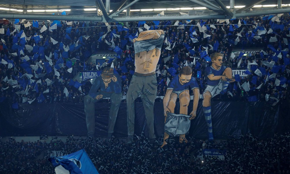 Schalke, iki bin madenciyi ağırladı! Takım logosu bir maçlığına değiştirildi