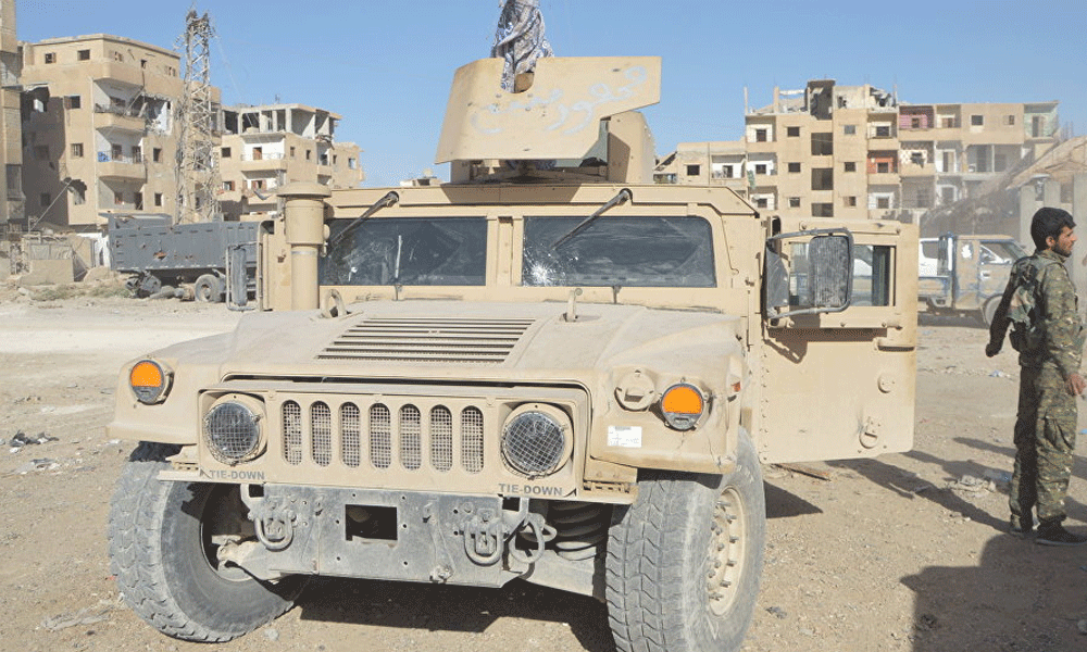 ABD askerleri Suriye’deki askeri depolarından ilkini boşalttı