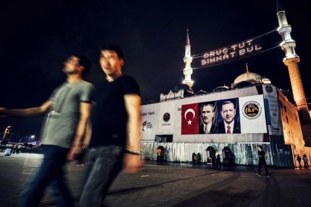 Der Spiegel’den Türkiye yorumu: Erdoğan’a rağmen dindarlaşmıyor
