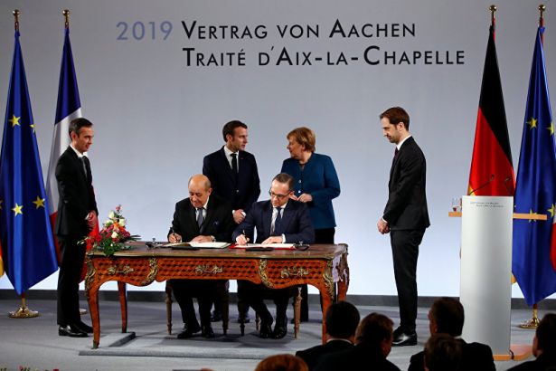 Merkel: Yeni Almanya-Fransa anlaşması Avrupa ordusu için ilk adım
