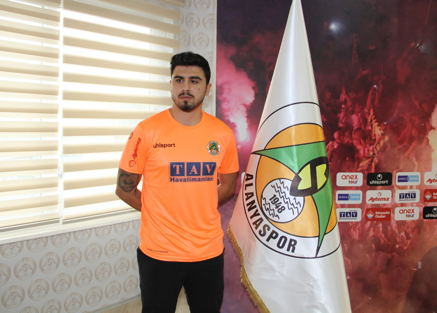 Ozan Tufan, Aytemiz Alanyaspor ile sözleşme imzaladı