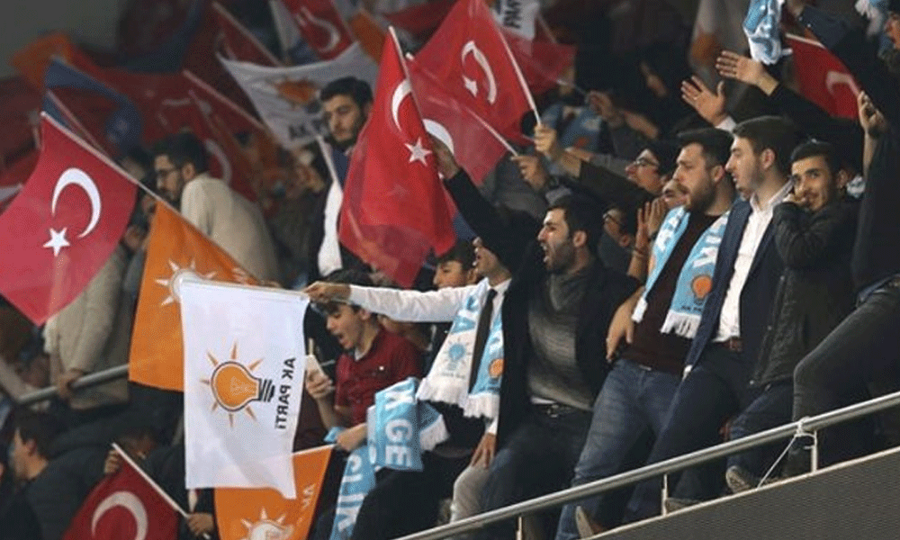 AKP’de aday gösterilmeyen isim için slogan attılar