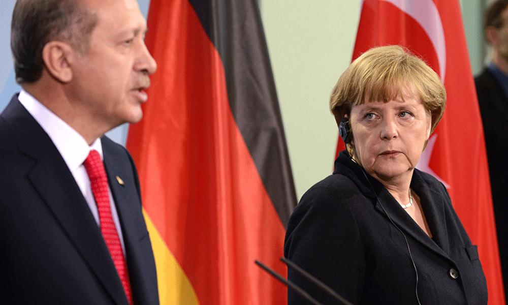Merkel: Suriye’deki askeri operasyonu durdurun