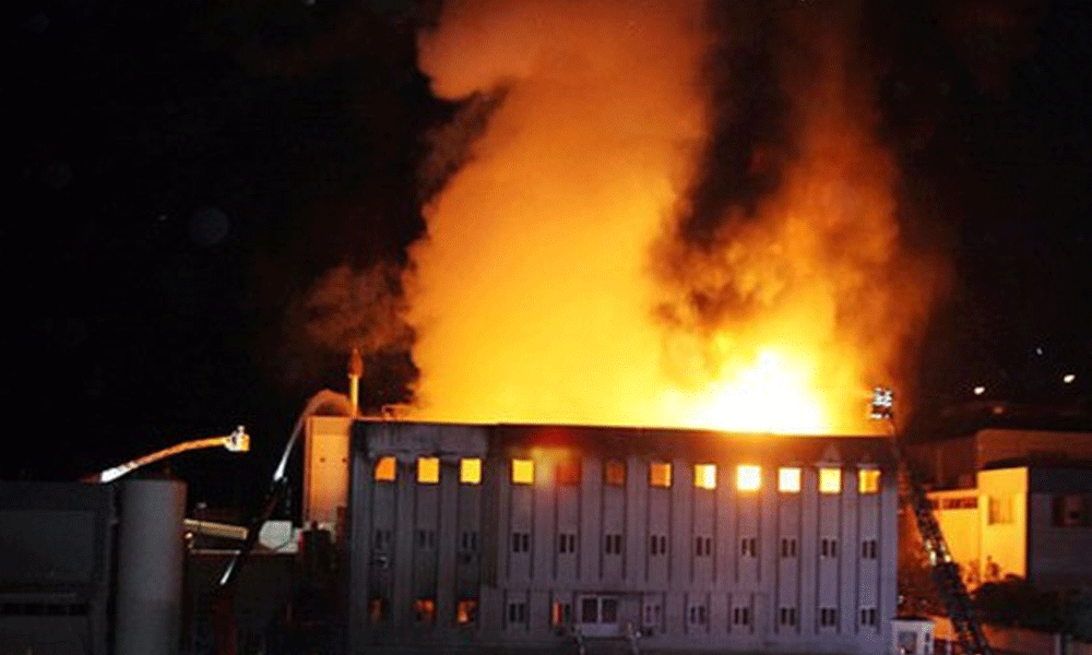 İzmir’de fabrika yangını!