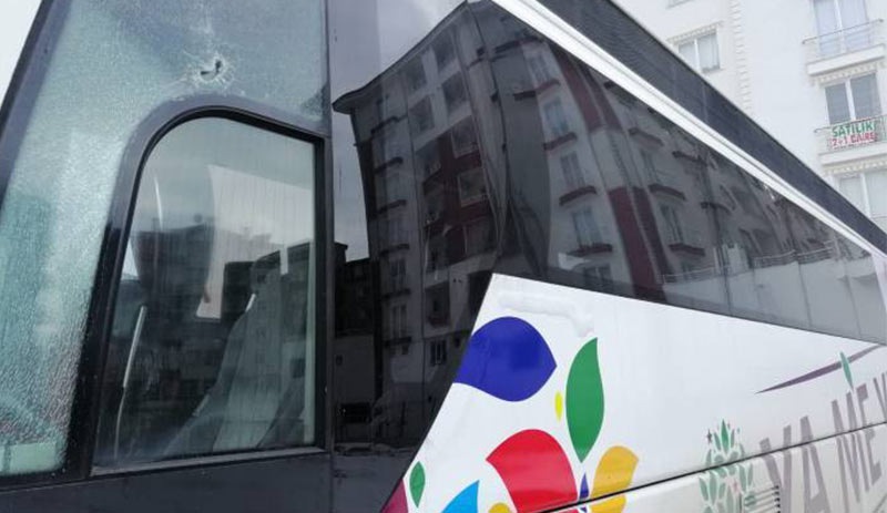 HDP’nin seçim otobüsüne saldırı… Ya Me Ya’yı MHP yaptılar