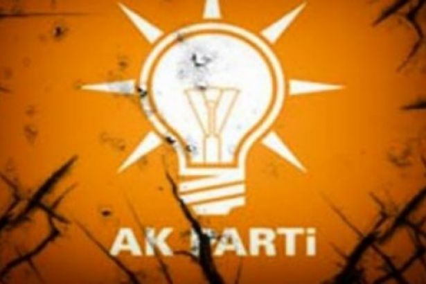 Esenyurt’ta AKP’li 3 belediye meclis üyesi istifa etti