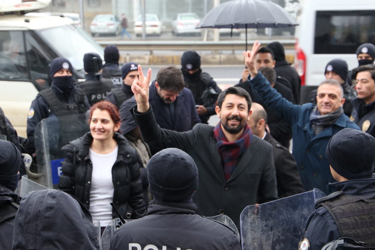 Leyla Güven’in açlık grevi 100. gününde, Diyarbakır ablukada