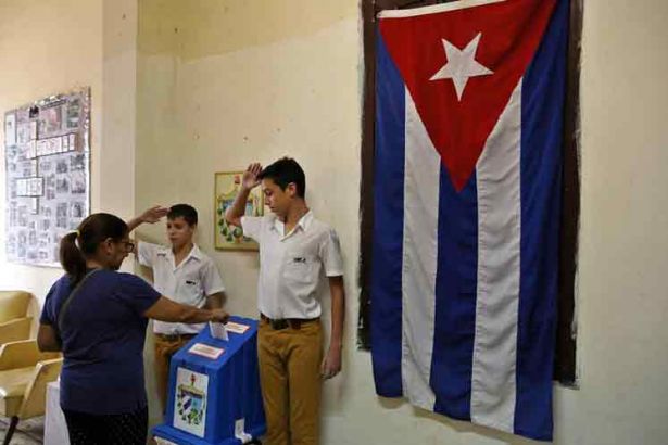 Küba’nın yeni anayasası için referandum 24 Şubat’ta yapılacak