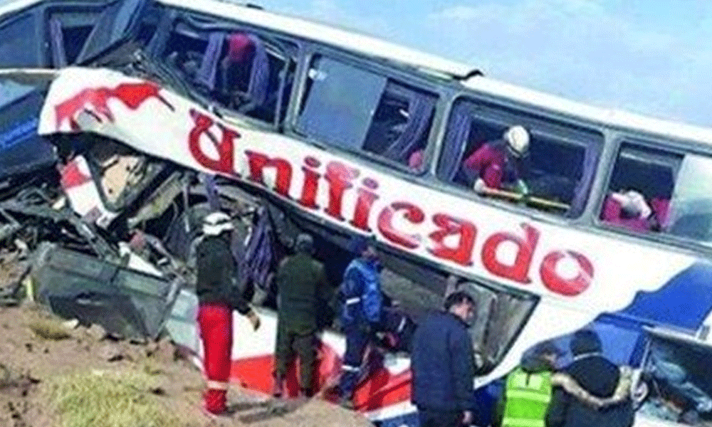 Bolivya’da otobüs ile kamyon çarpıştı: 24 ölü