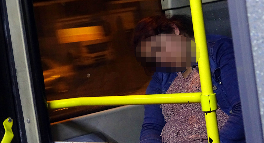 Baba şiddetinden kaçan genç kadın 5 aydır metrobüste kalıyor! Bütün yolcular inmesine rağmen…