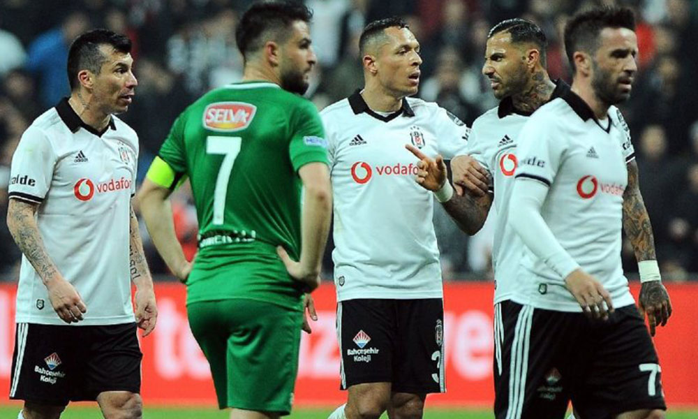 Beşiktaş’ta ‘tokat’ krizi! Quaresma ve Medel…