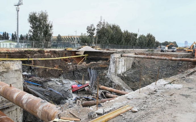 İzmir’de metro inşaatında göçük: İki bekçi göçük altında