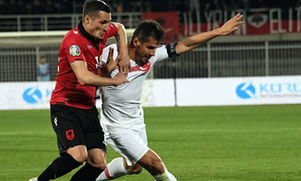 Türkiye Arnavutluk’u iki golle geçti