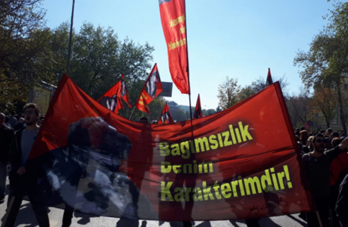 Atatürk pankartı Anıtkabir’e yine alınmadı!