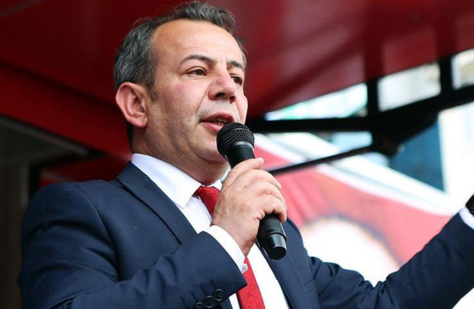 CHP’li Özcan Suriyelilerle ilgili vaadini yerine getirdi