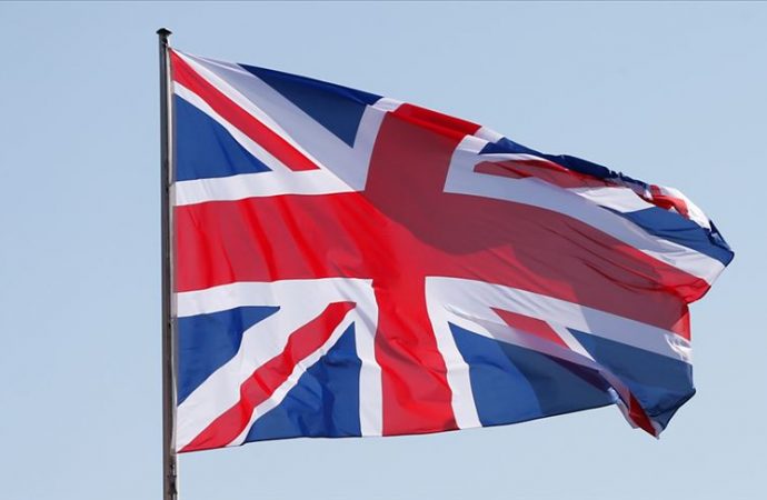 İngiltere, Tahran ve Bağdat büyükelçiliklerindeki personel sayısını azalttı