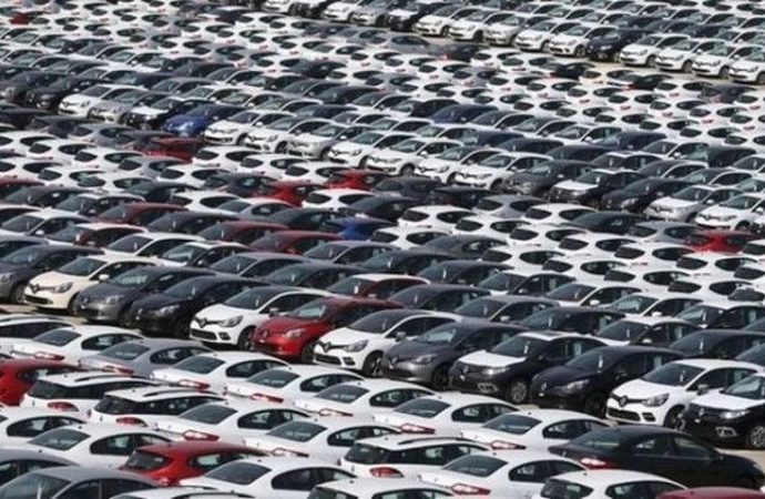 Otomobil devinden 400 bin arabayı etkileyecek karar!
