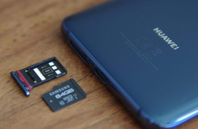 Huawei’ye bir darbe de microSD’den!