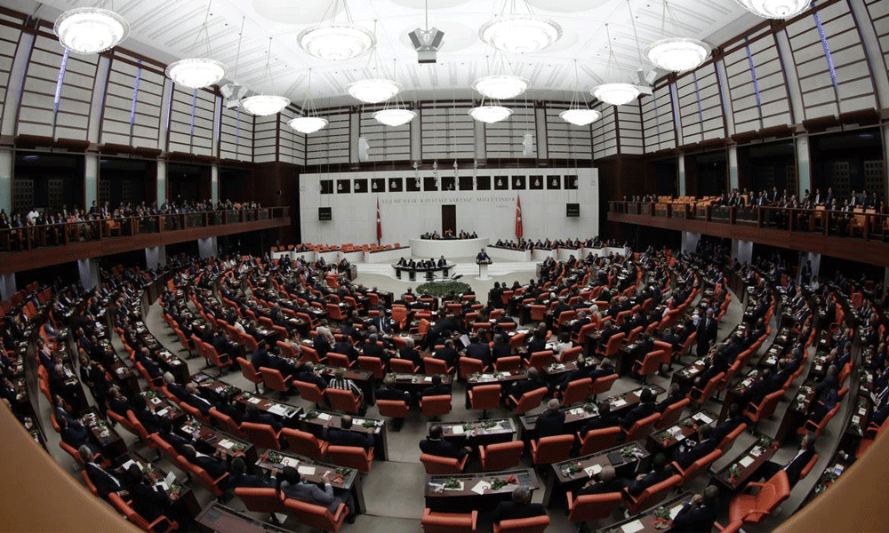 Mecliste ‘oruç’ kavgası… HDP’den AKP’ye laik Türkiye hatırlatması!