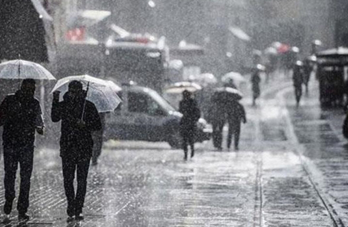 Meteoroloji uyarmıştı! İstanbul’da beklenen yağış başladı