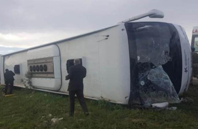 Tokat’ta yolcu otobüsü devrildi: 7 ölü, 30 yaralı!