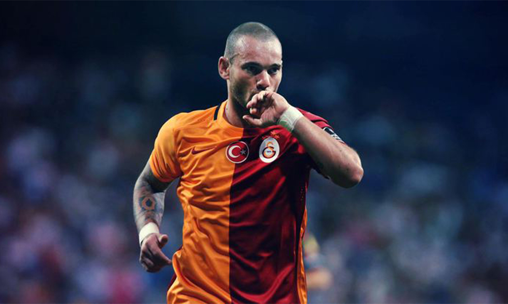 Şampiyonluk maçı öncesi Galatasaray’a Sneijder sürprizi