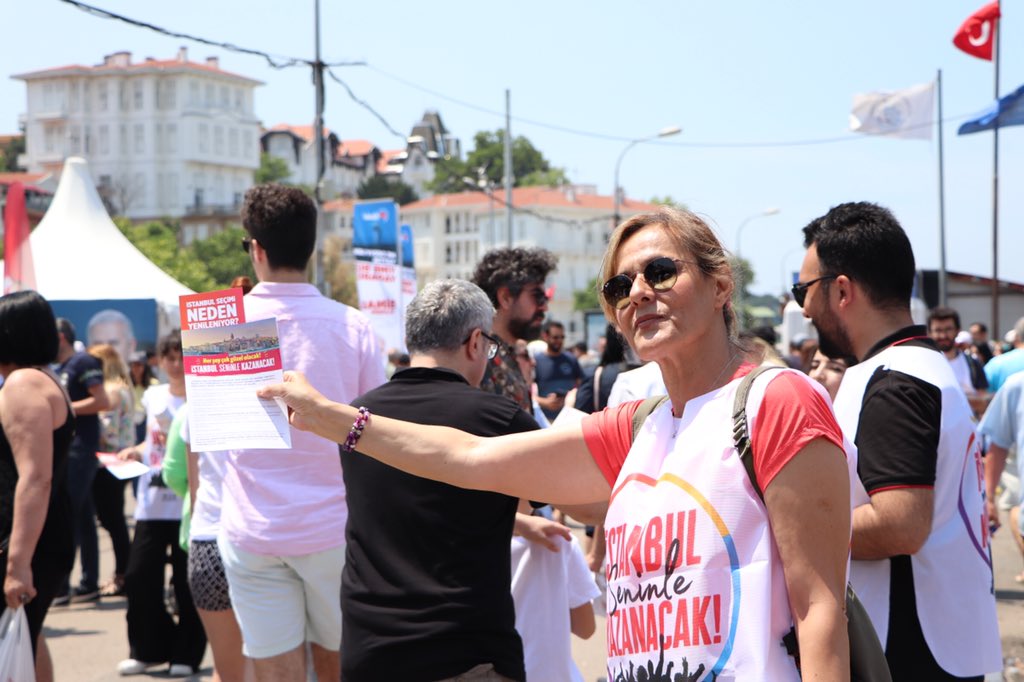 ‘İstanbul Seninle Kazanacak’ diyenler tatil tanımadı… Adalarda, sahillerde, mahallelerde seçim çalışmalarına devam edildi