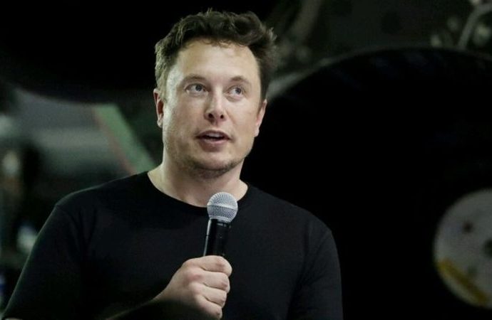 Elon Musk takipçilerinin tepkisiyle karşılaştı