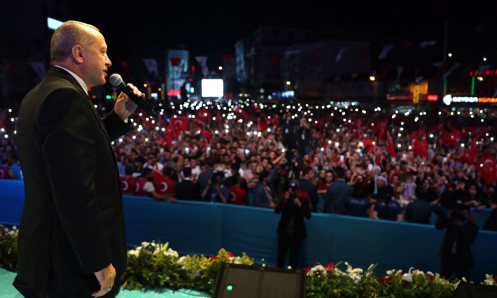 Erdoğan, ‘Kadir Gecesi’nde bile propaganda yapıp, oy istedi!