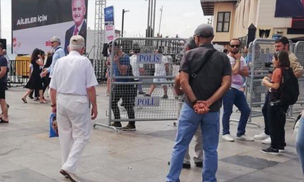 Kadıköy’de tepkiler sonuç verdi: AKP’den geri adım attı bariyerler kalkıyor