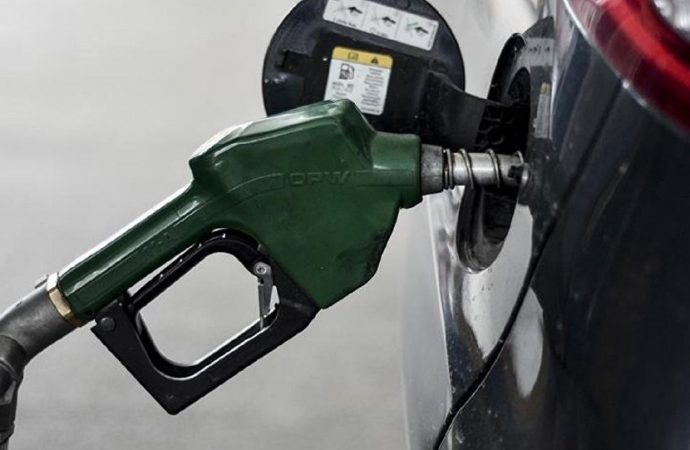 Dünya’da petrol fiyatları düşerken Türkiye’de benzine yine zam!