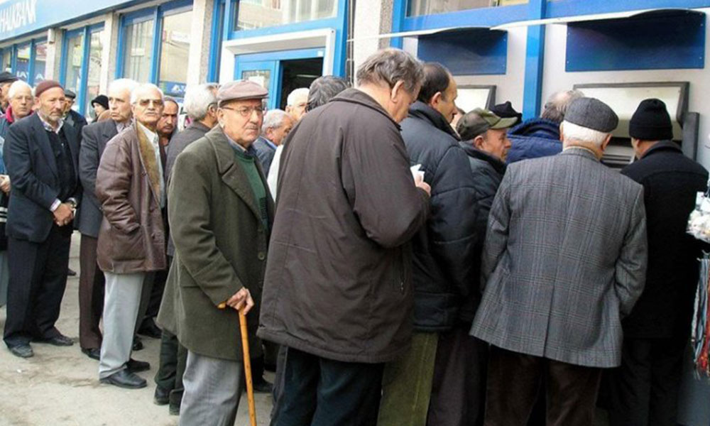 CHP’nin emeklileri sevindirecek hamlesi meclis tatiline takıldı