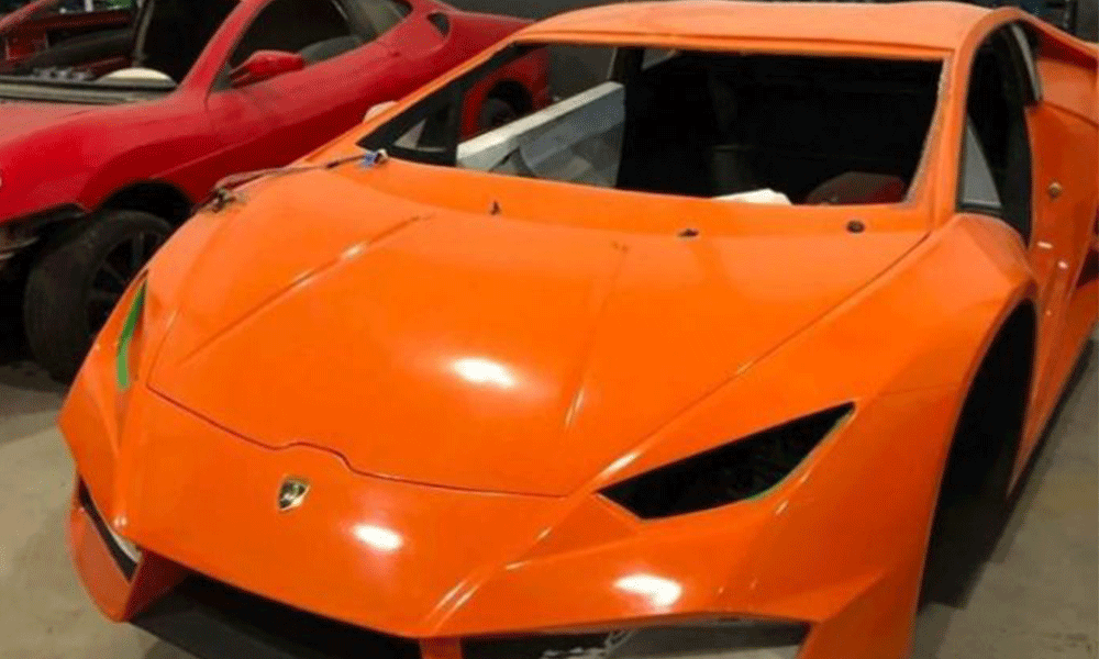 Sahte Ferrari ve Lamborghini üretimi yapan çete yakalandı