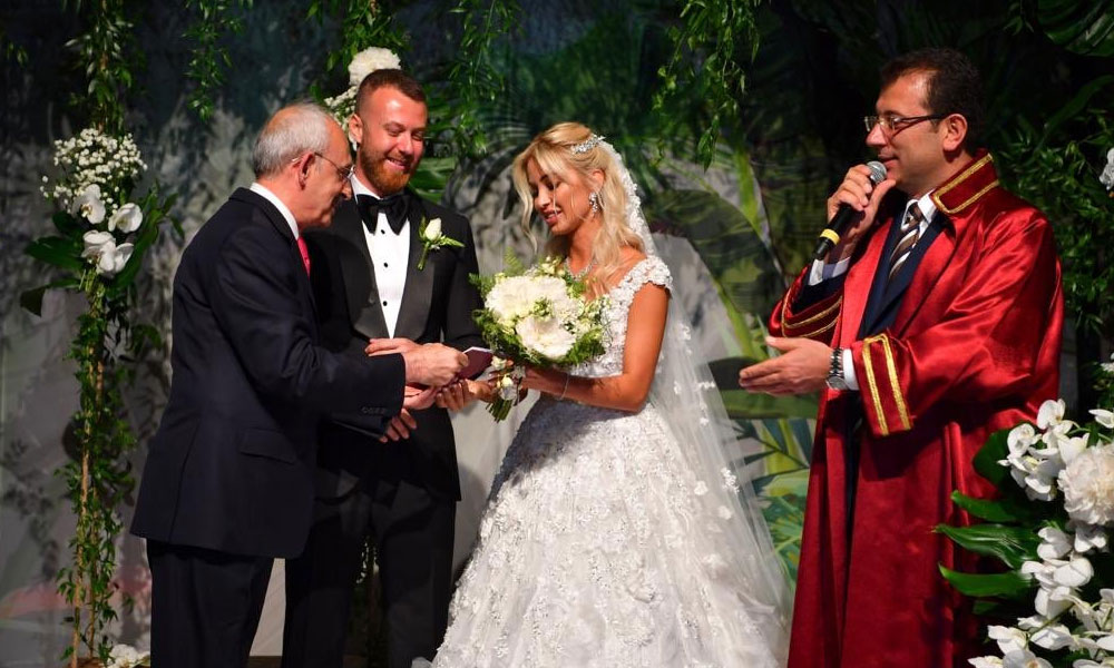 İlk nikahını kıyan İBB Başkanı İmamoğlu’ndan çiftlere tavsiye: Mutlaka ve mutlaka…