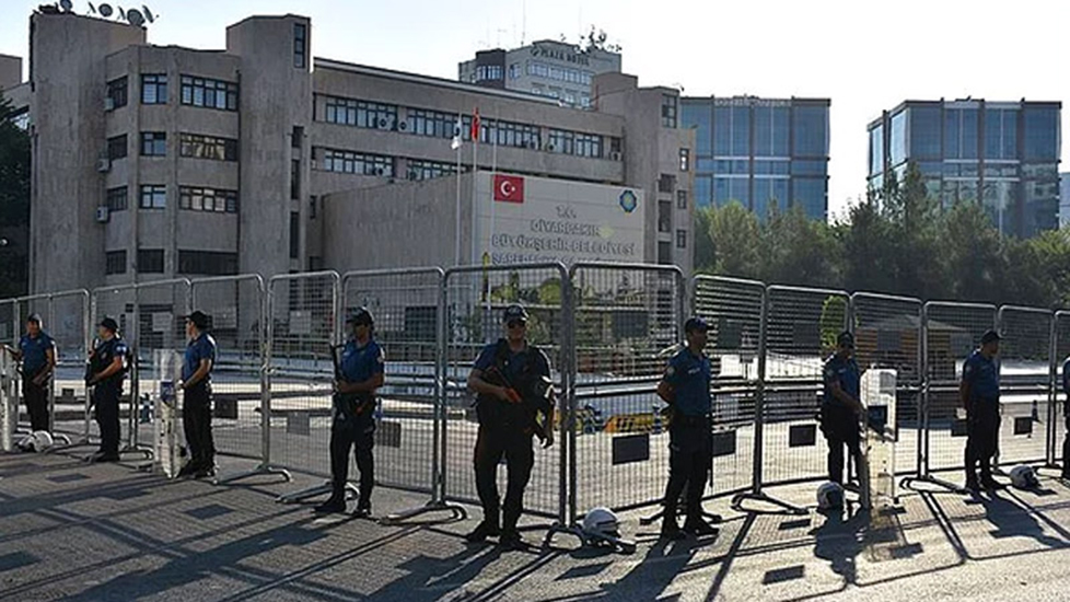 AKP’de kayyım endişesi: Seçmende olumsuz etki yapıyor