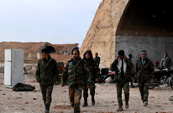 Suriye ordusu İdlib’de bir belde ve bir tepeyi daha ele geçirdi!