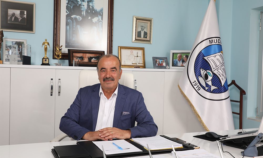 Mudanya Belediye Başkanı Türkyılmaz: Bu kumaş leke tutmaz, tutmayacak