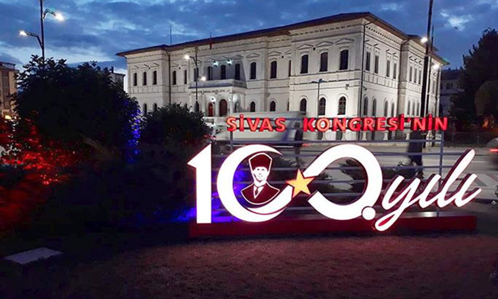 Sivas Kongresi’nin 100’üncü yıl dönümünde AKP’li belediye ‘Cumhuriyet’ ifadesini kaldırdı