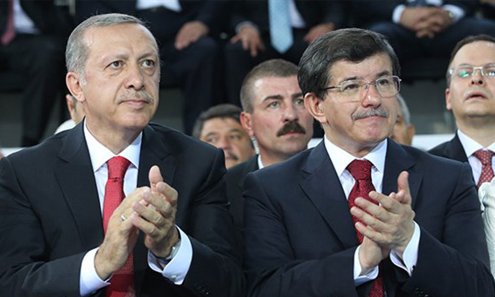AKP’den giden gidene! Liseden okul arkadaşıydı… O da AKP’den istifa etti
