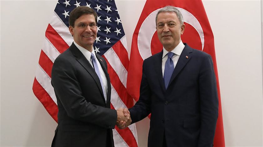 Milli Savunma Bakanı Hulusi Akar, ABD’li mevkidaşı Mark Esper ile görüştü