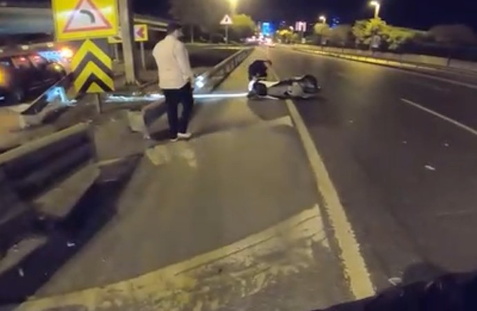 Lüks otomobiliyle trafik kazası geçiren youtuberın görüntüleri kameraya yansıdı