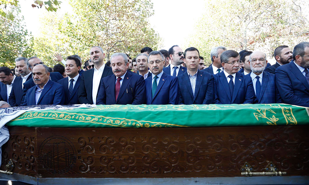 Nuri Pakdil’in cenazesinde AKP kavgası